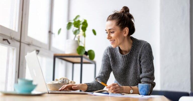 Whether you’re just starting out, considering a shift, or looking to level up, aligning your next job opportunity with your long-term career goals is key.  